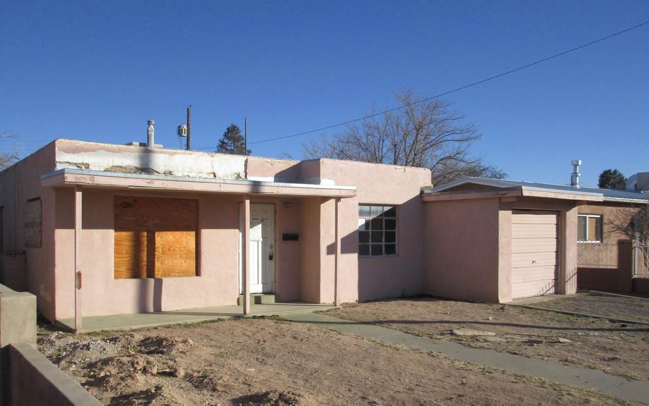 622 Charleston Street - Photo 1