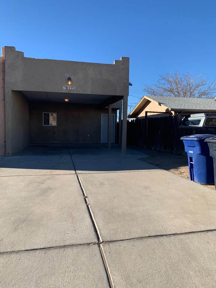 617 Desert Drive - Photo 1
