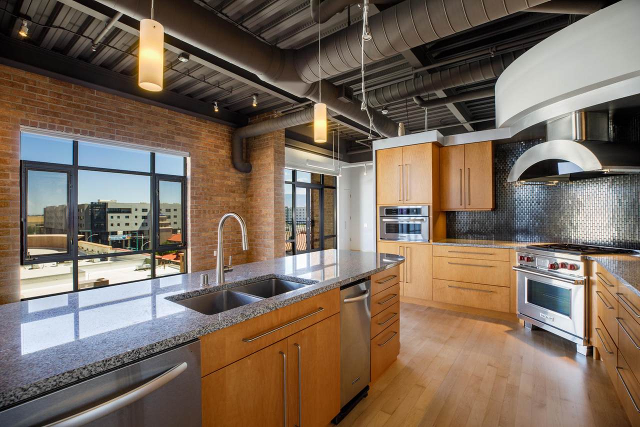 100 Gold Avenue - Photo 1