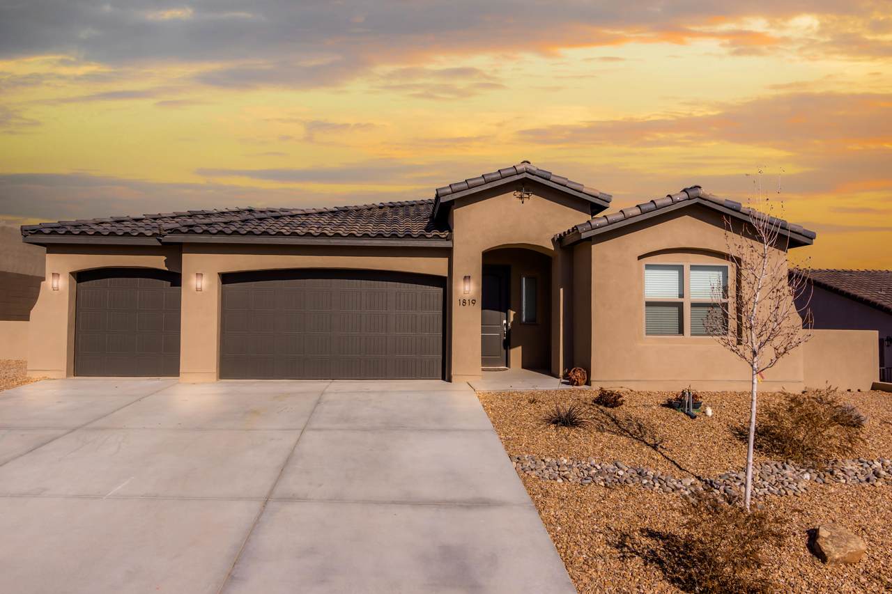 1819 Castle Peak Loop - Photo 1