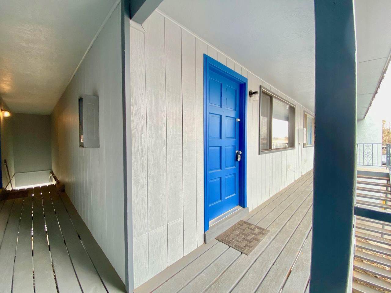 300 La Veta Drive - Photo 1