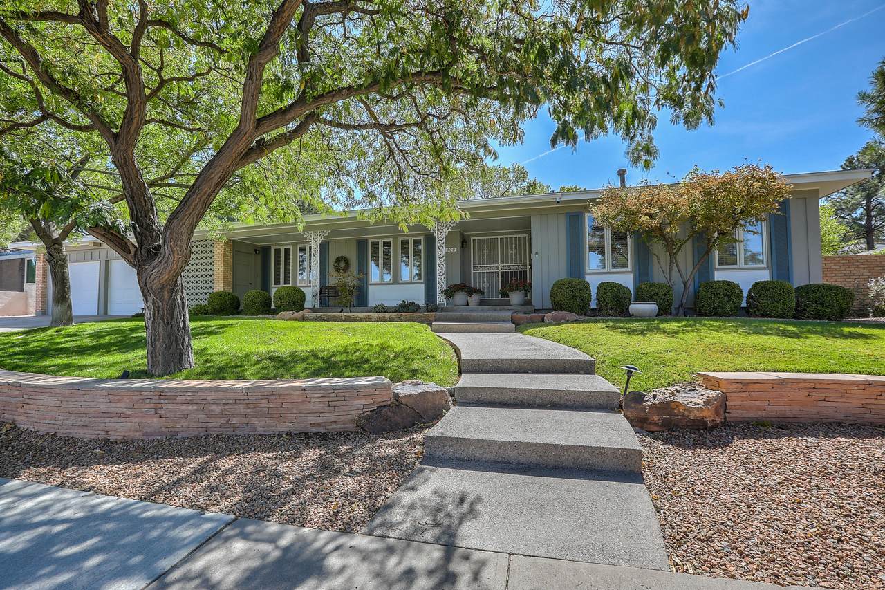 4300 Chinlee Avenue - Photo 1