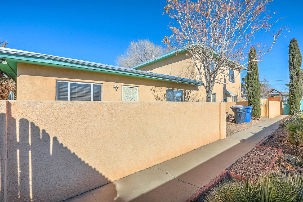 1004 Madeira Drive - Photo 1