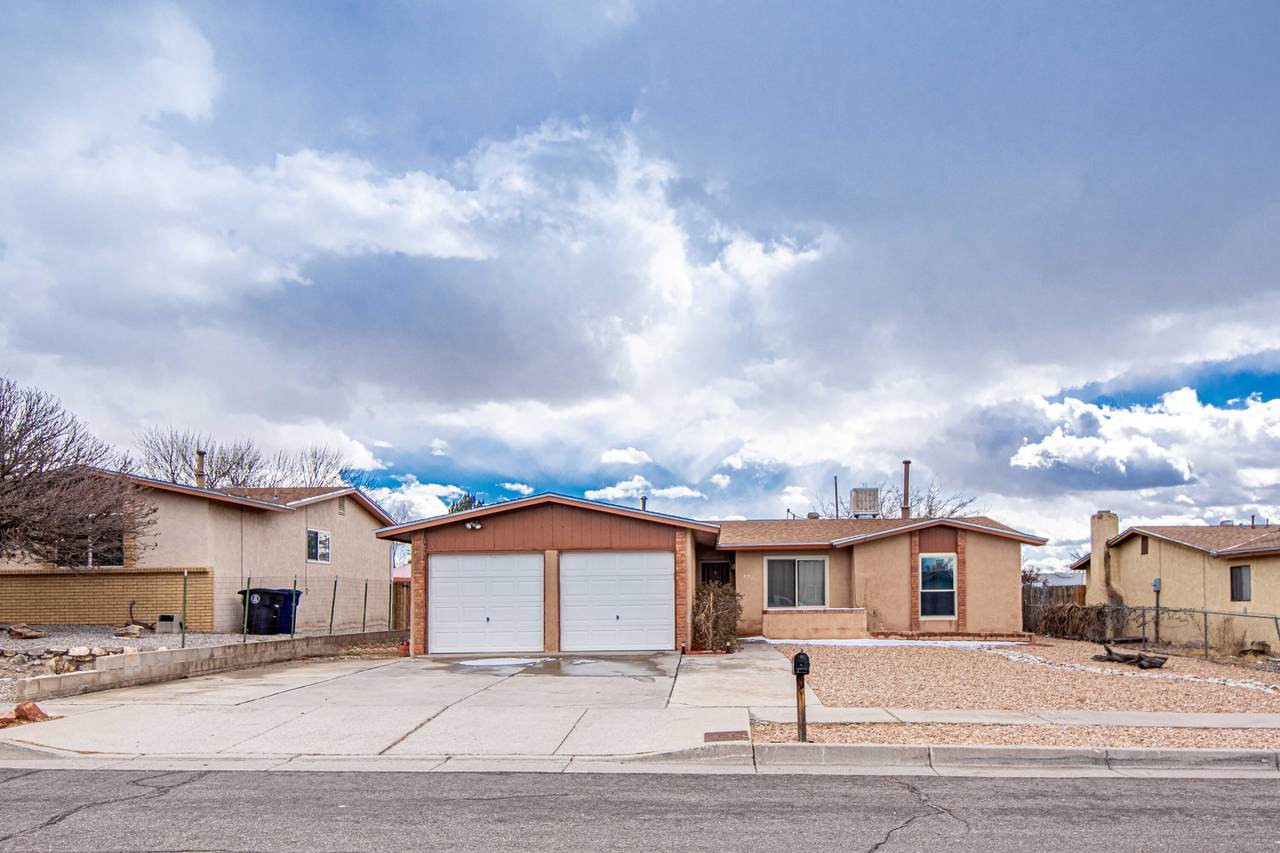 6320 Belcher Avenue - Photo 1