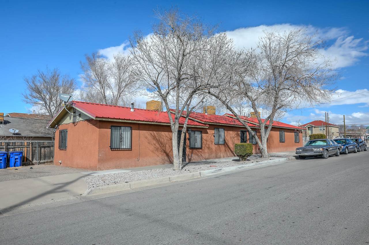 1423 Edith Boulevard - Photo 1