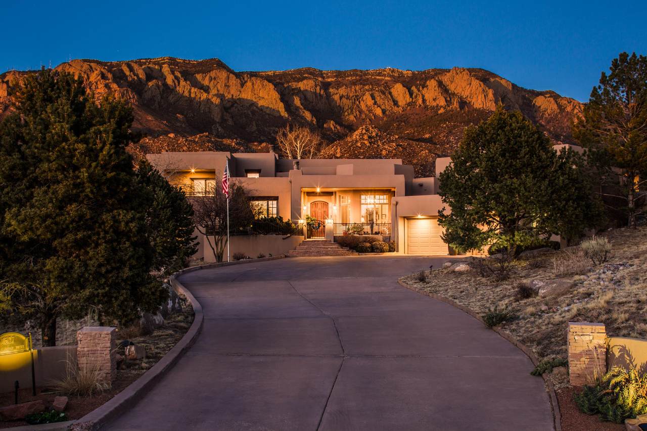 1527 Eagle Ridge Drive - Photo 1