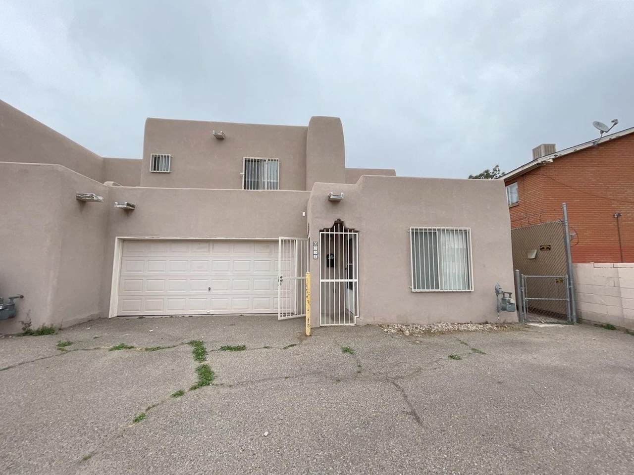 305 Delamar Avenue - Photo 1