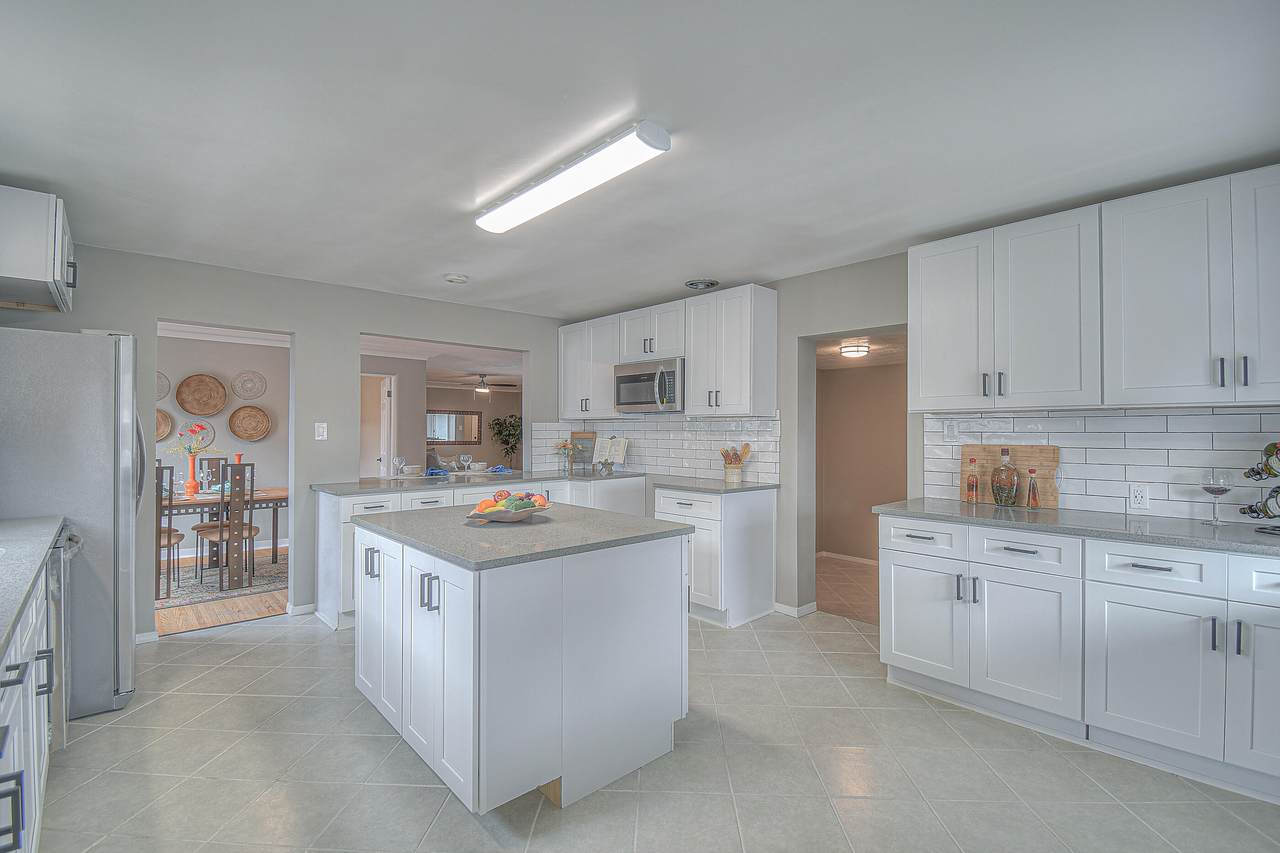 4444 Avenida Manana - Photo 1