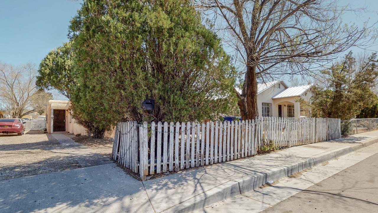 504 Chama Street - Photo 1
