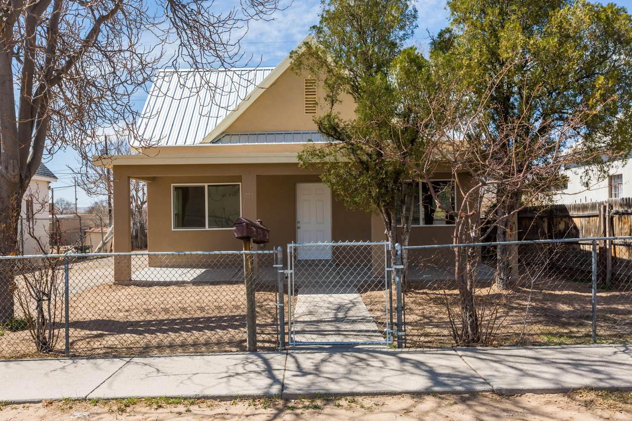 721 Edith Boulevard - Photo 1