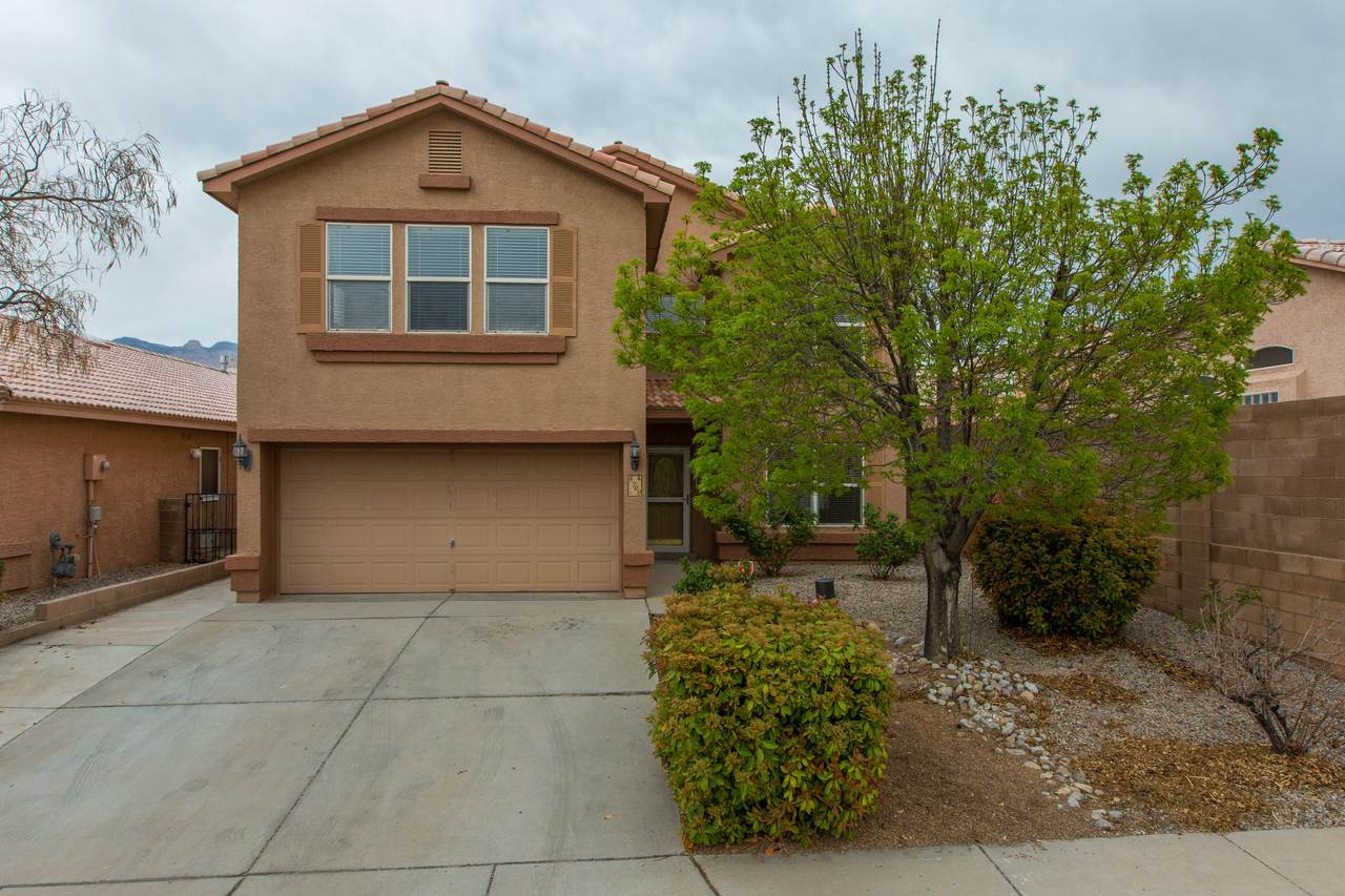 8700 Eagle Creek Drive - Photo 1