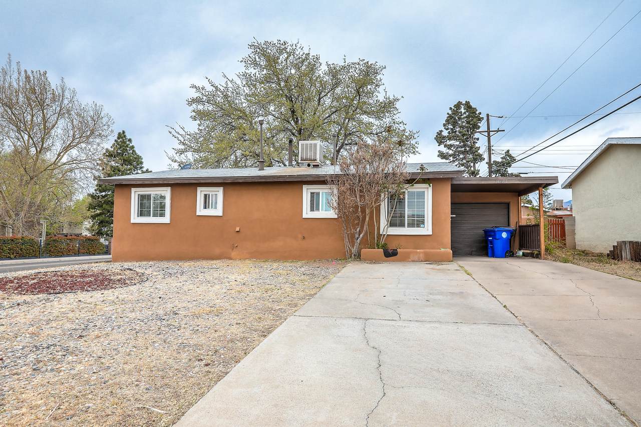 11001 Hume Avenue - Photo 1