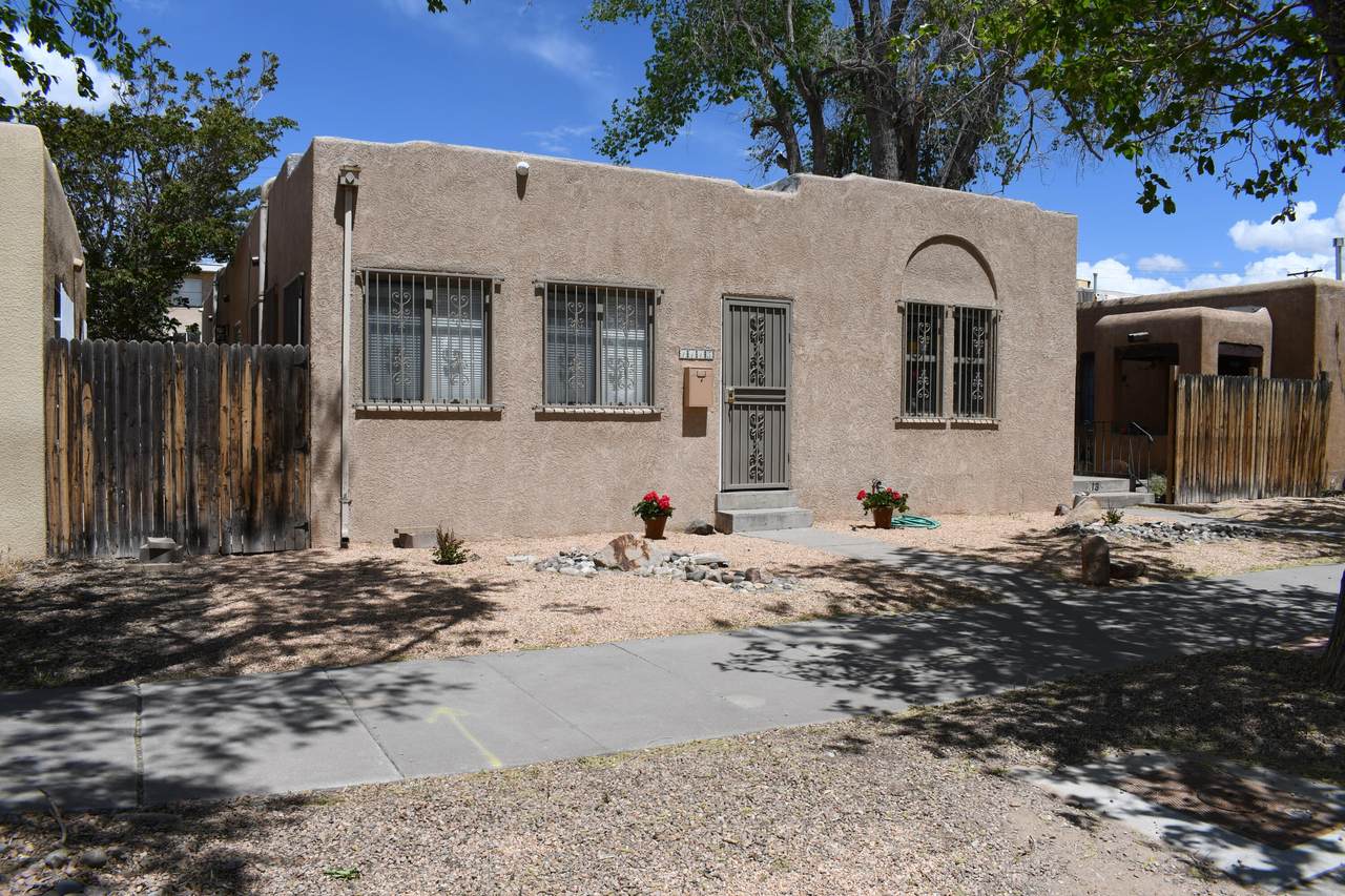 1113 Gold Avenue - Photo 1