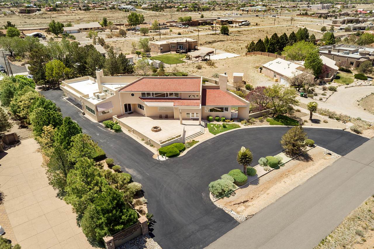 11406 Carmel Avenue - Photo 1