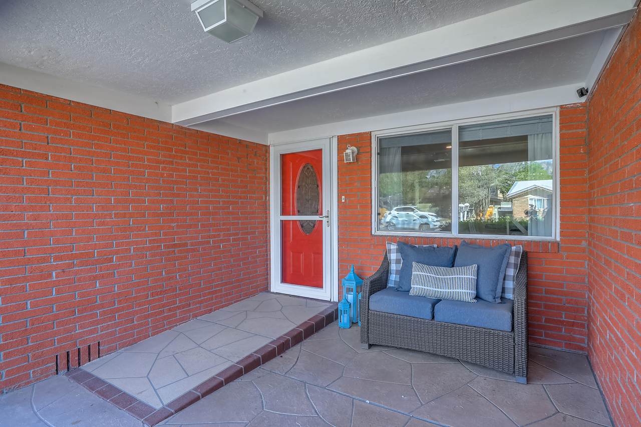 11704 Holiday Avenue - Photo 1