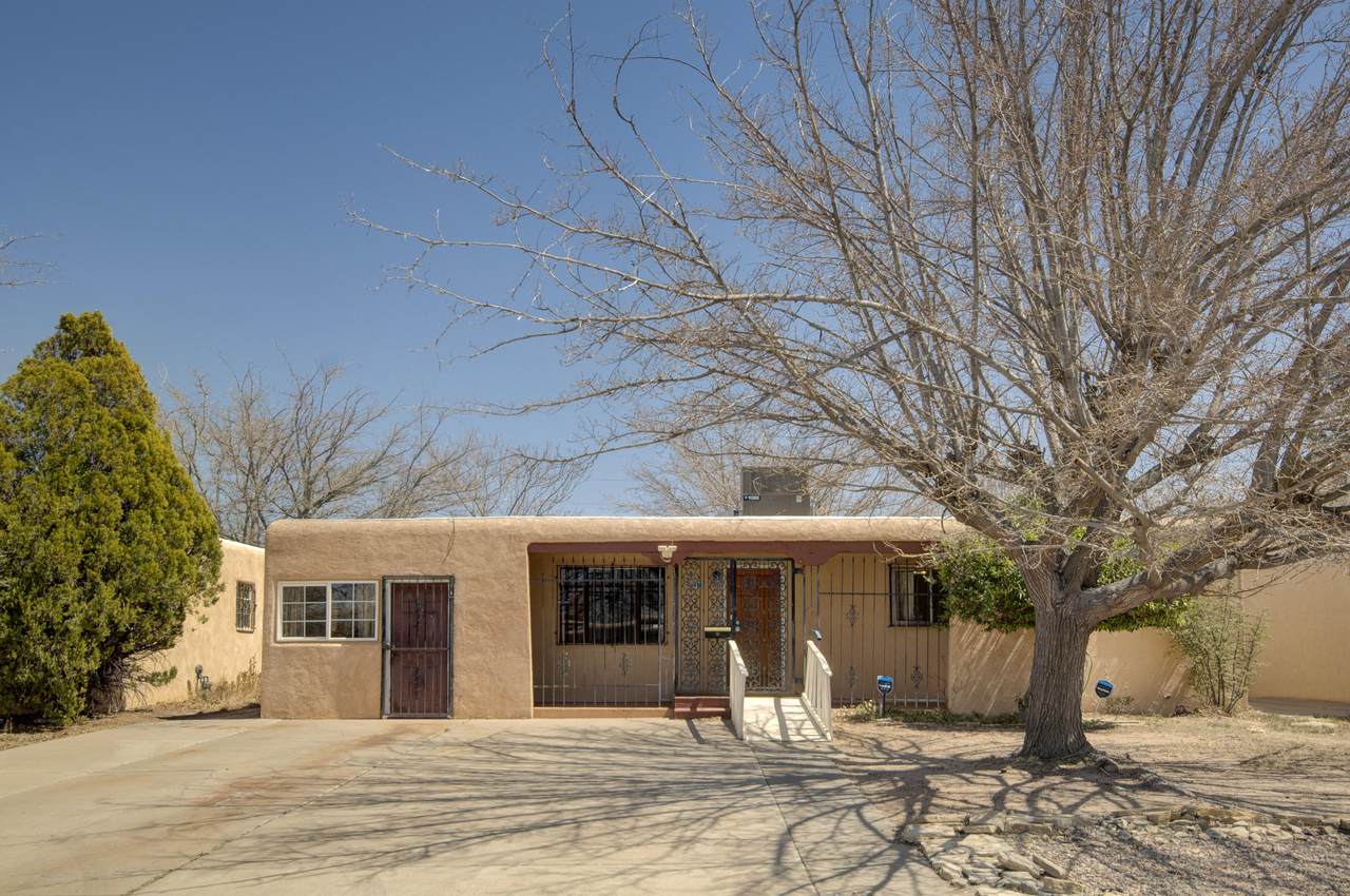 808 Georgia Street - Photo 1