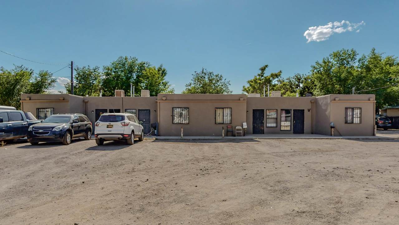 1901 Isleta Boulevard - Photo 1