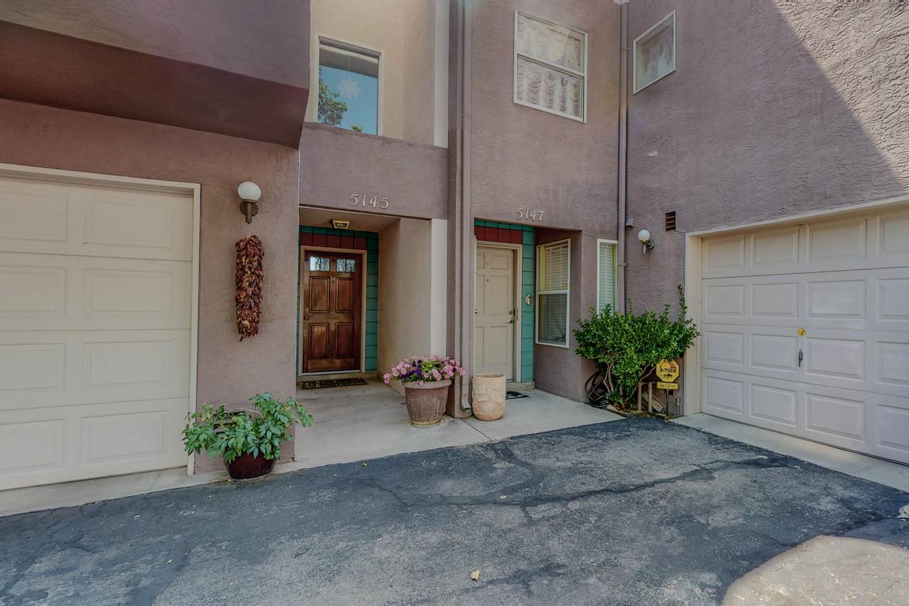 5147 Glenwood Pointe Lane - Photo 1