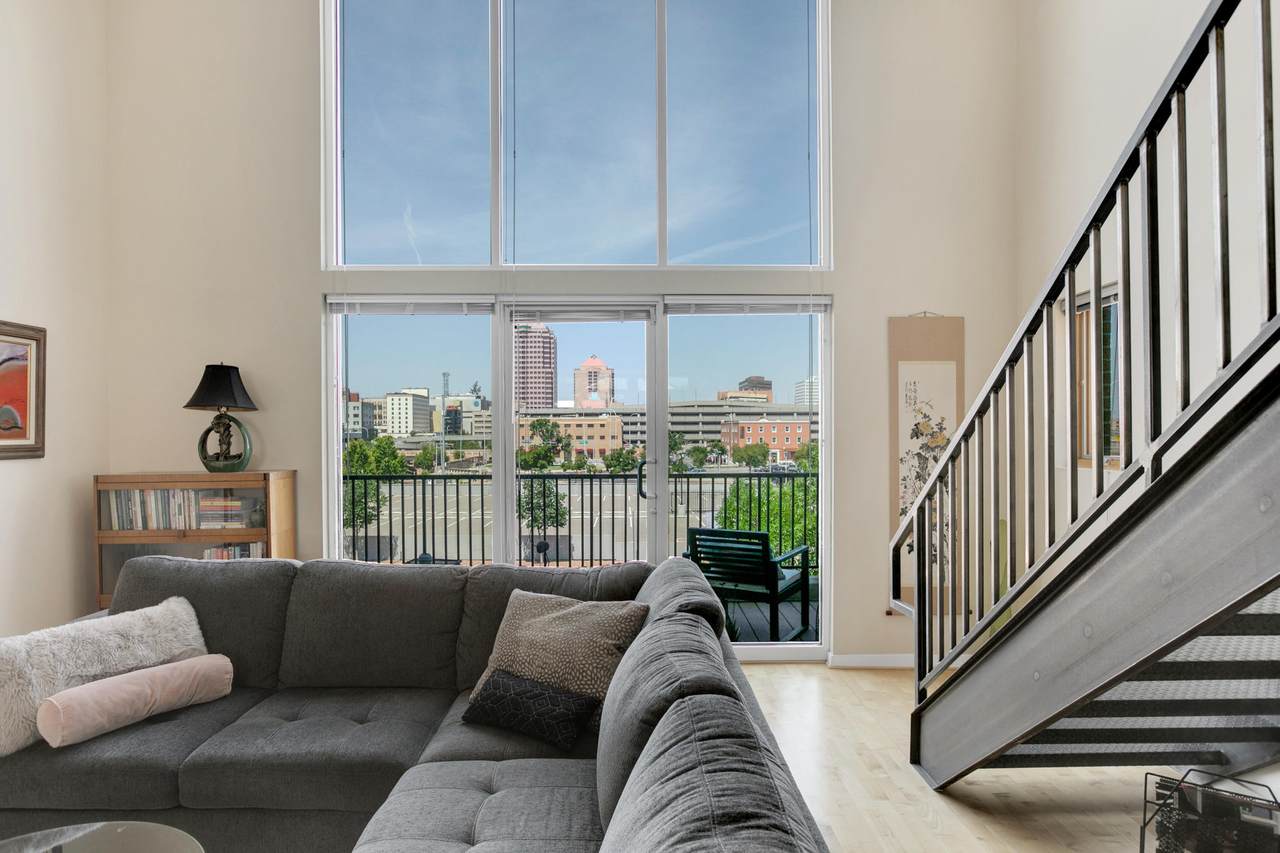 312 Broadway Boulevard - Photo 1