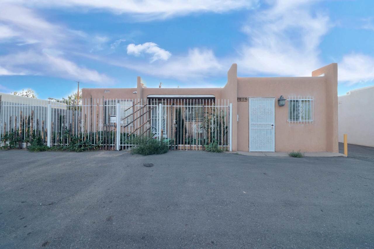 1007 San Mateo Boulevard - Photo 1