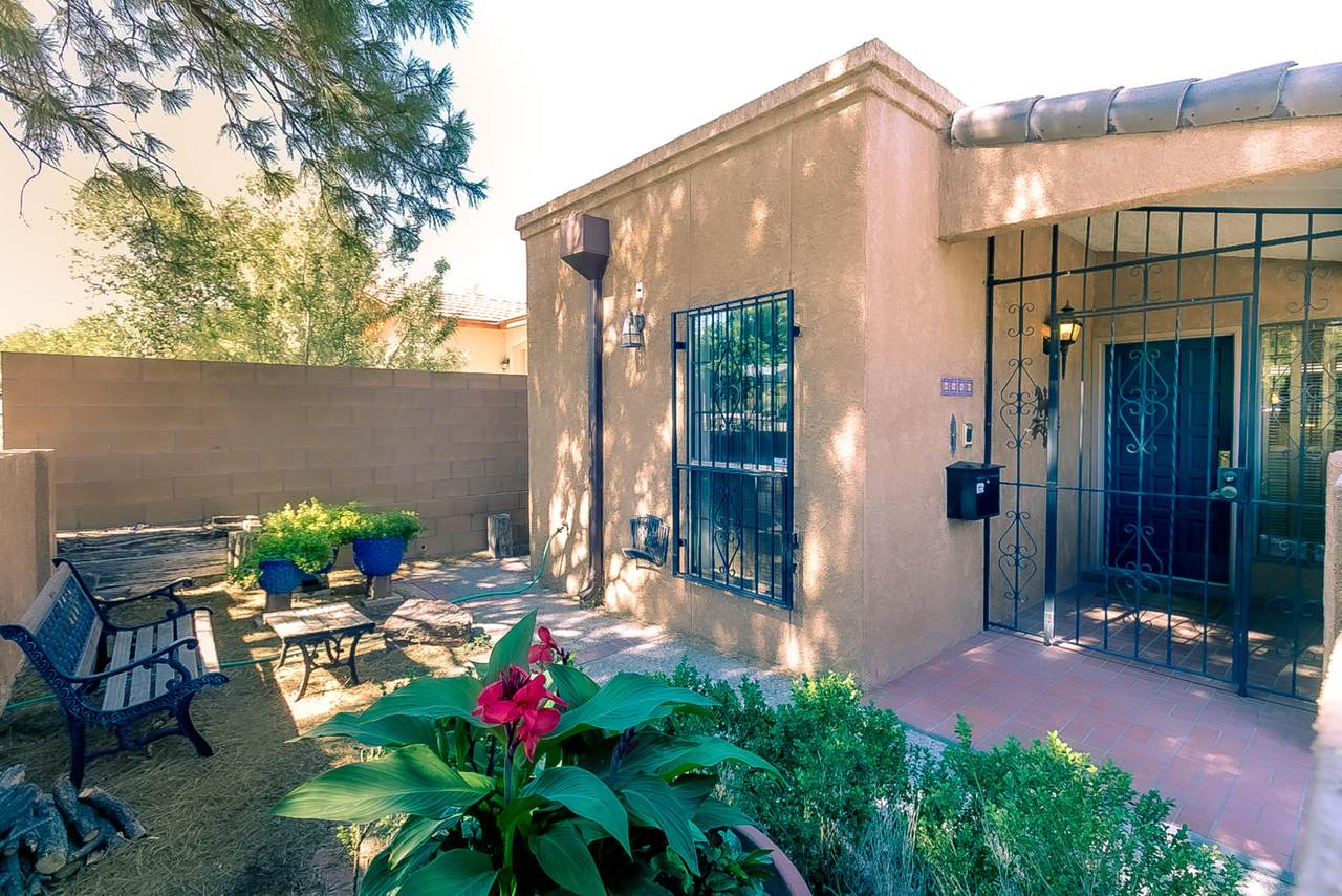 305 Carlisle Boulevard - Photo 1