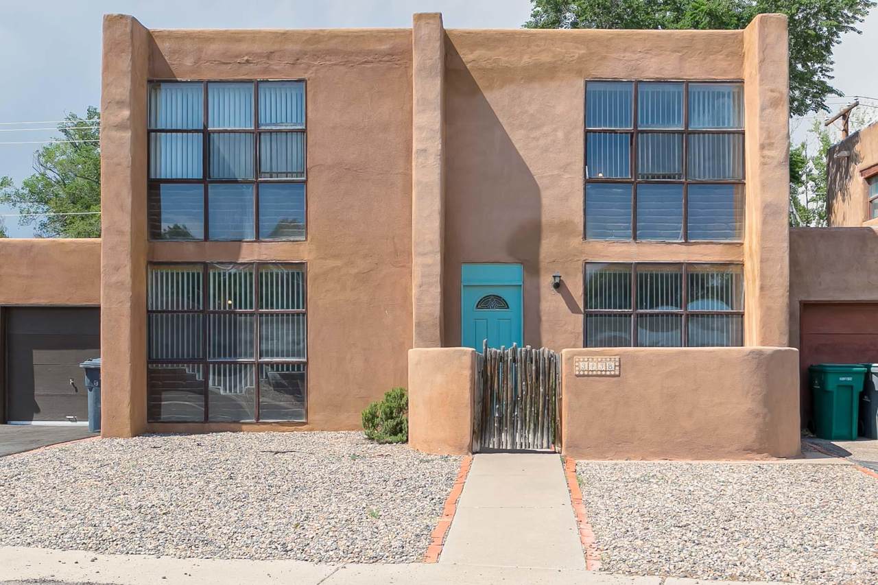 343 Sarah Lane - Photo 1