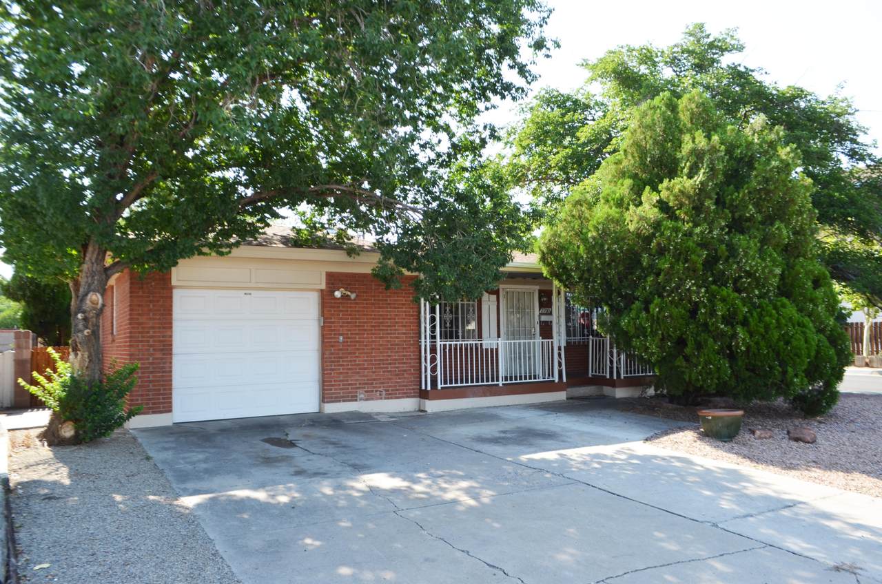 2700 Louisiana Boulevard - Photo 1