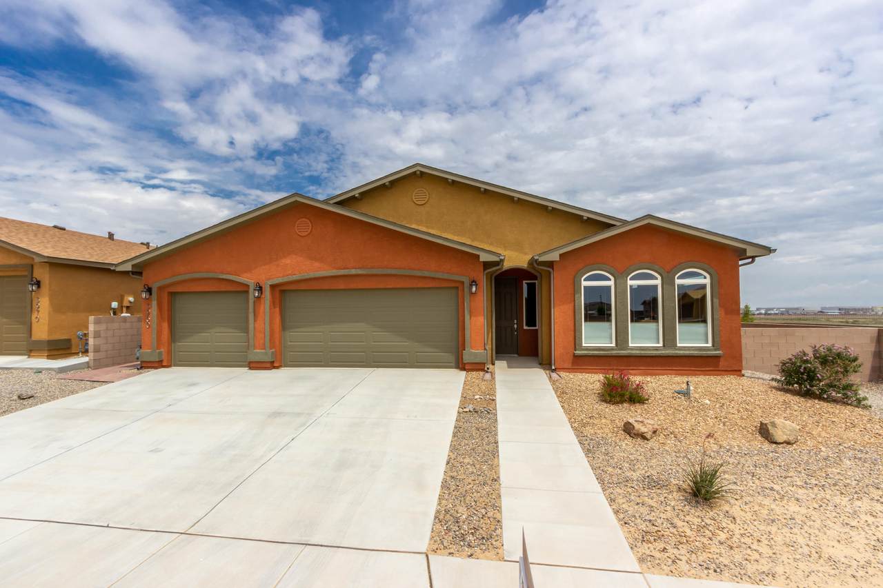 3960 Mora River Avenue - Photo 1