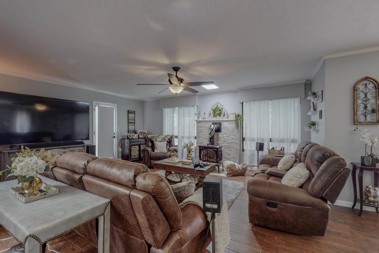 1900 Cleopatra Court - Photo 1