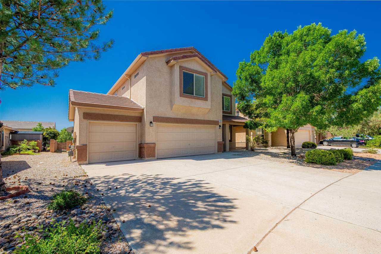 1260 Peppoli Loop - Photo 1