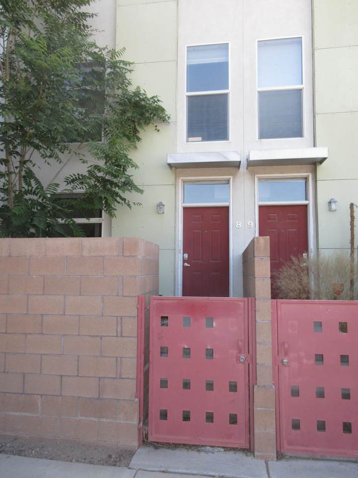 702 Broadway Boulevard - Photo 1