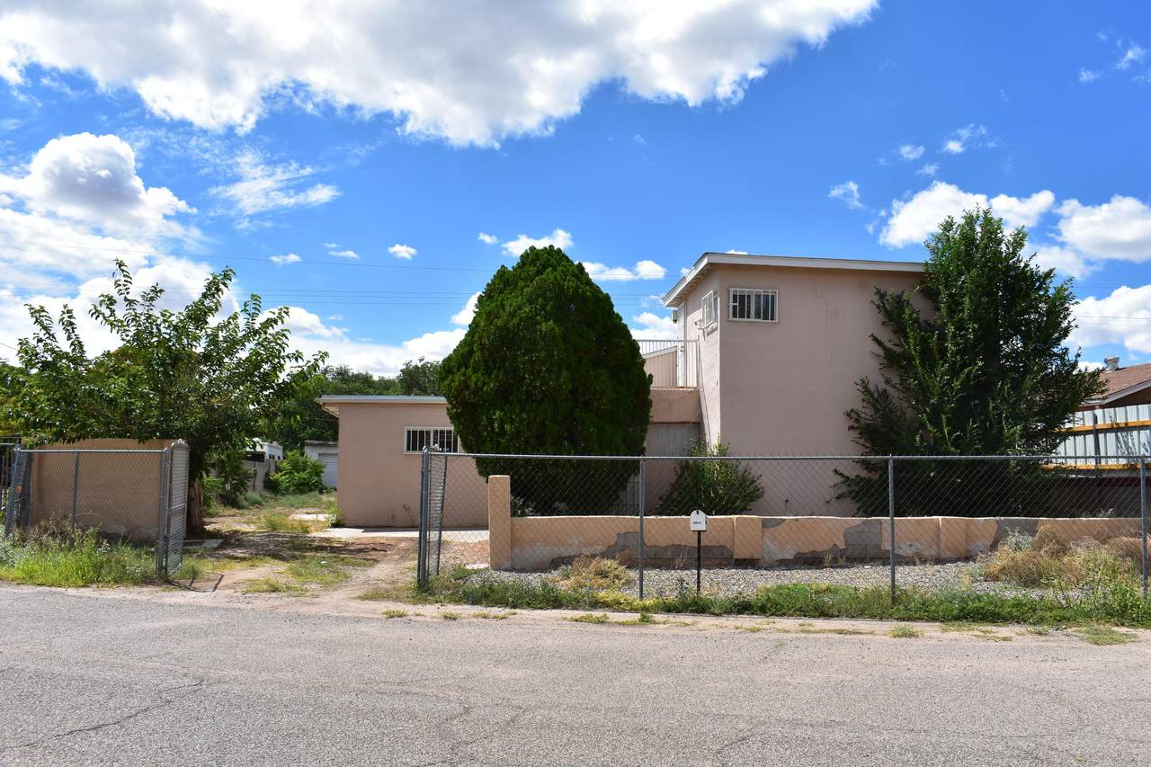 3917 Foothill Road - Photo 1