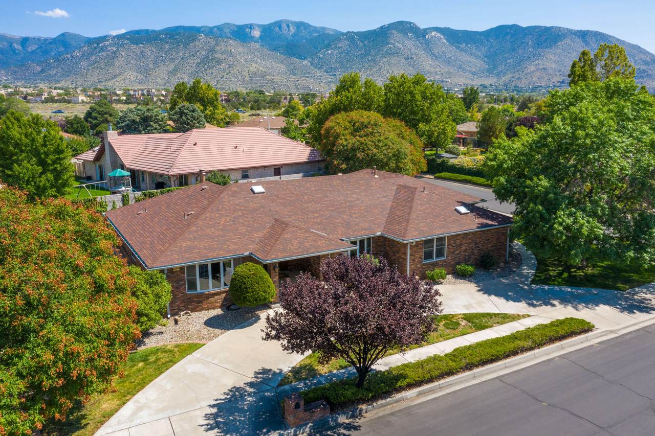 5800 Royal Oak Drive - Photo 1