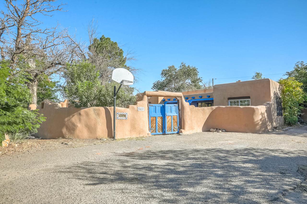 214 Shangri La Court - Photo 1