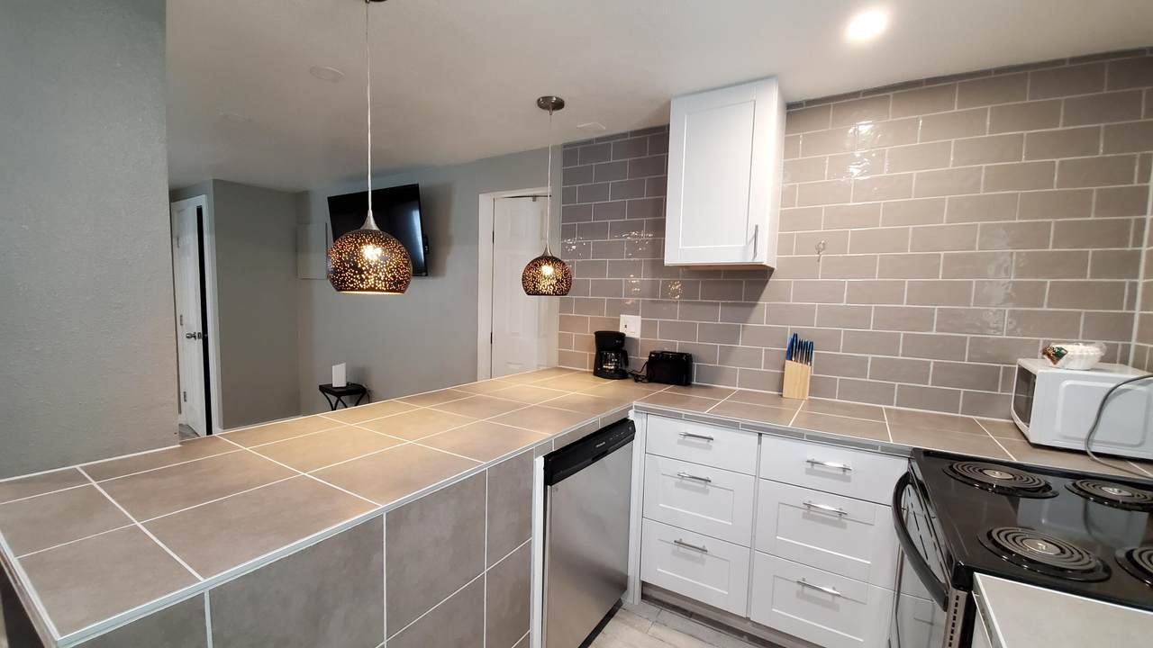 704 Pacific Avenue - Photo 1