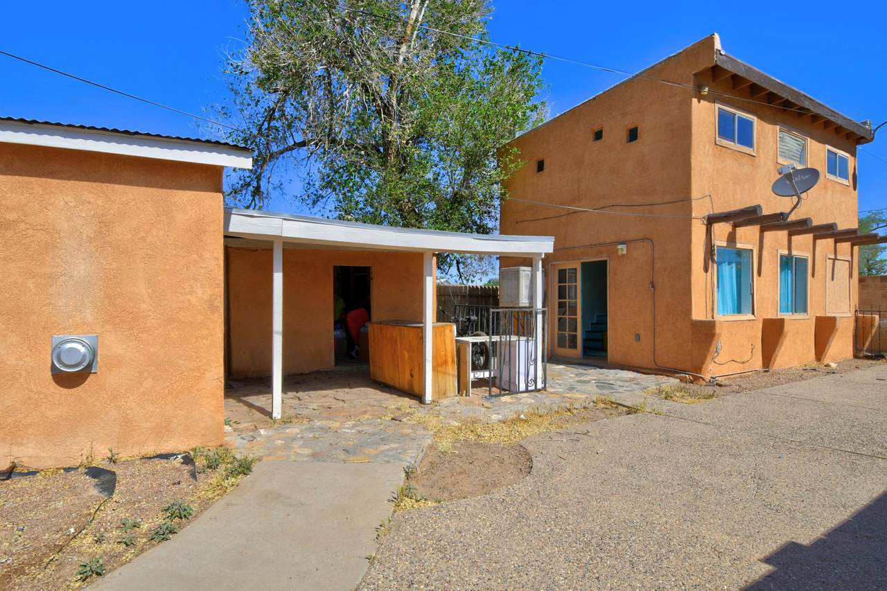 609 Aztec Road - Photo 1