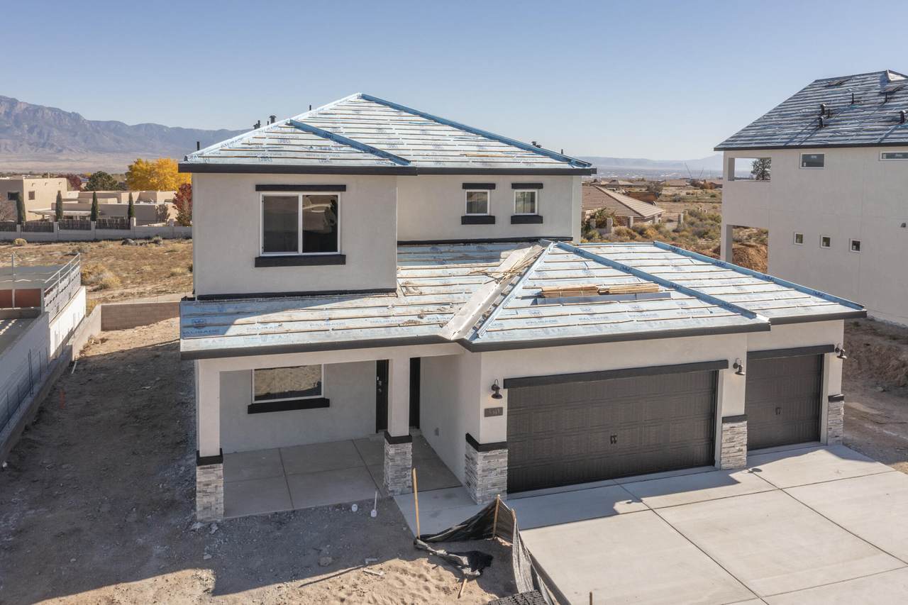 340 Pinnacle Drive - Photo 1