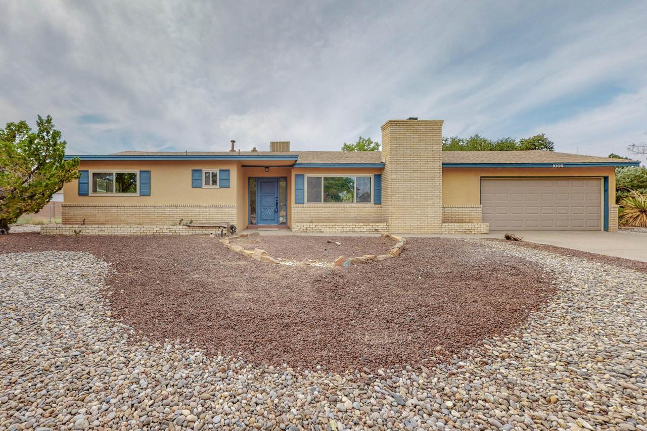 1005 Robin Road - Photo 1
