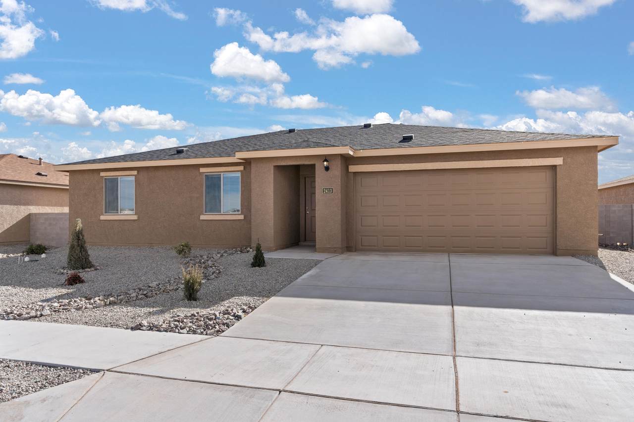 2421 Desi Loop - Photo 1
