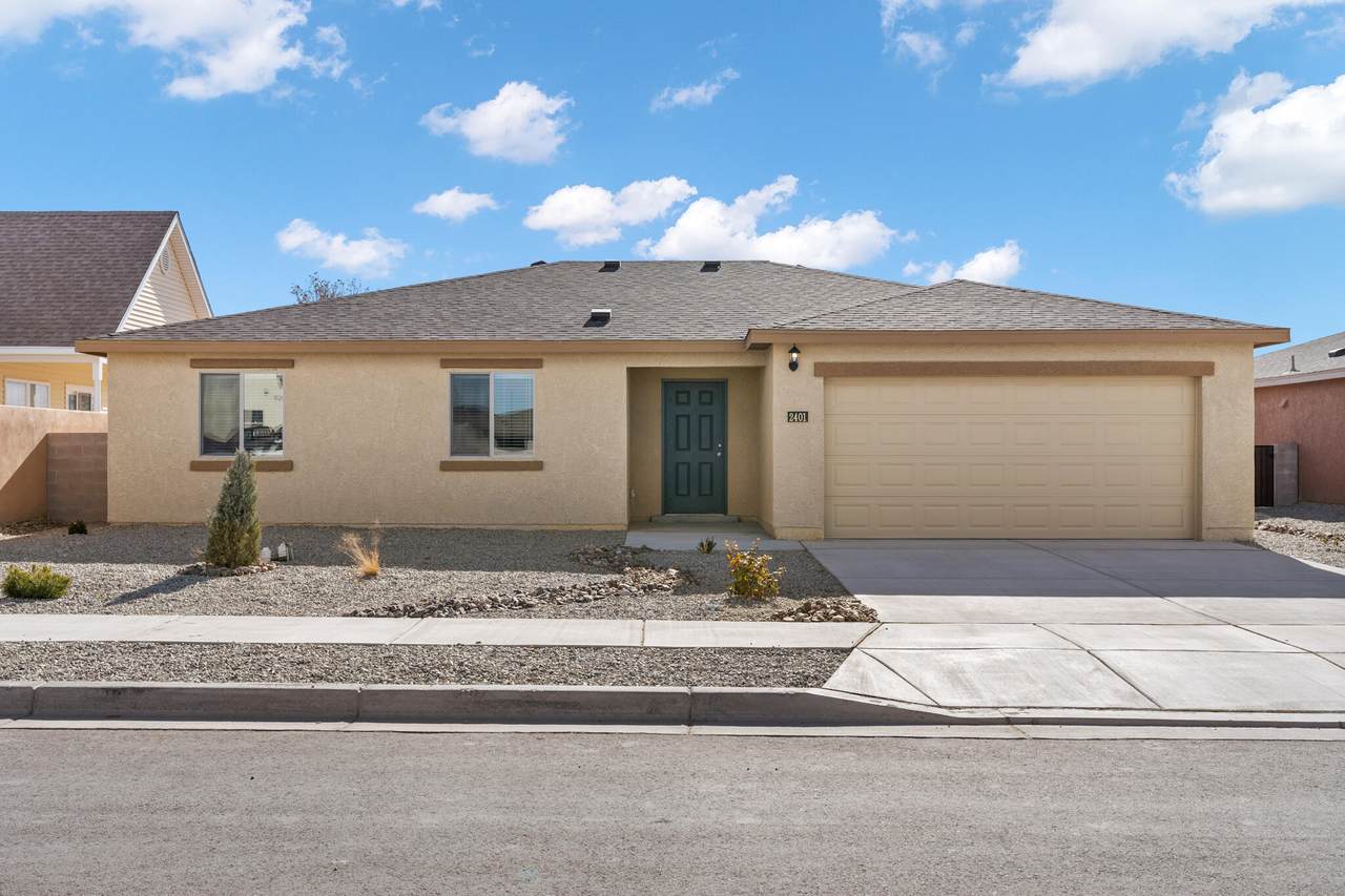 2418 Desi Loop - Photo 1