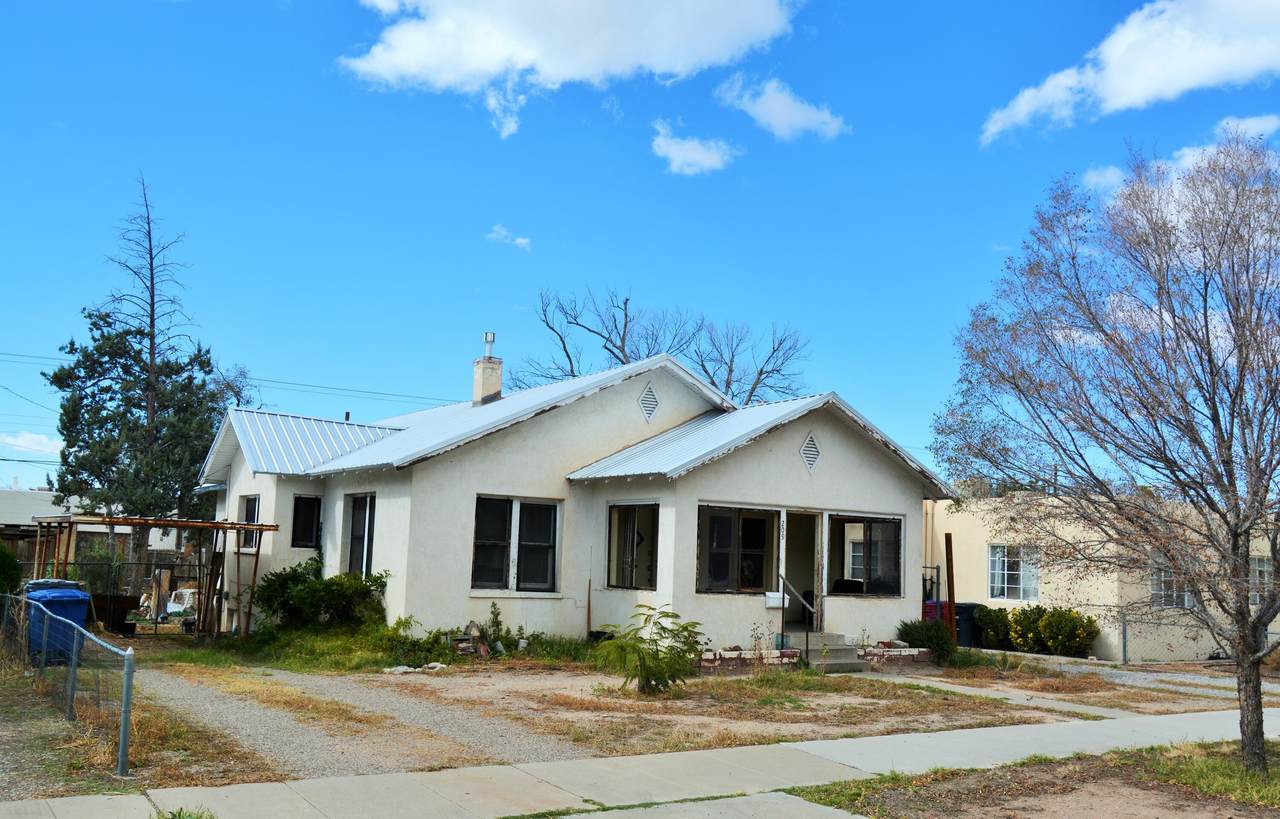 209 Harvard Drive - Photo 1