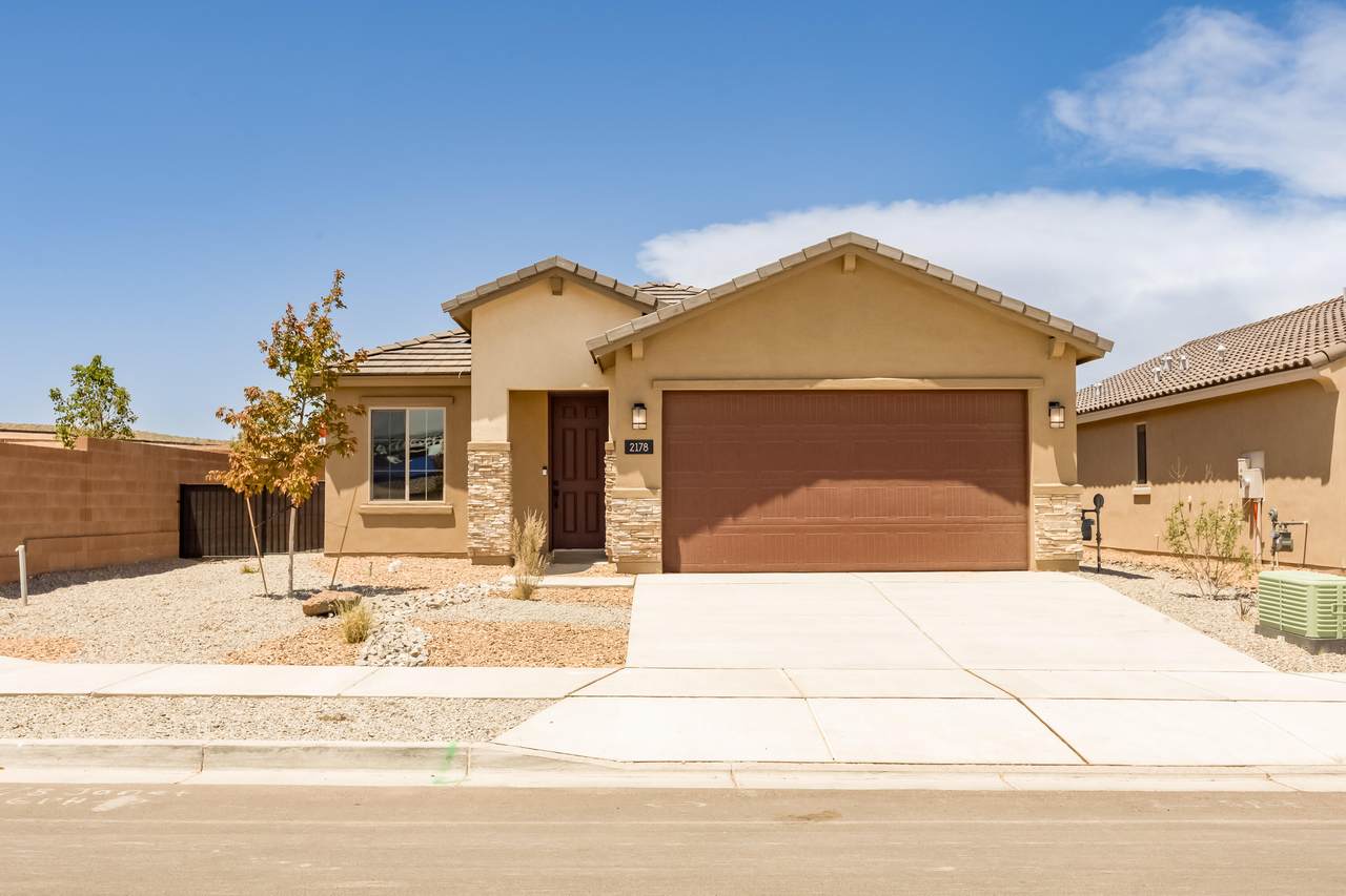 2178 Janet Way - Photo 1