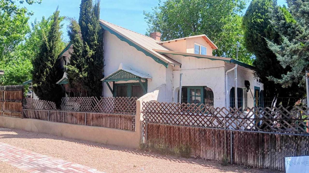 711 Lewis Avenue - Photo 1