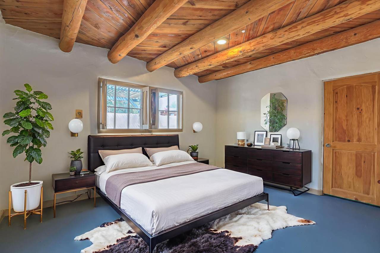 616 17TH Street - Photo 1