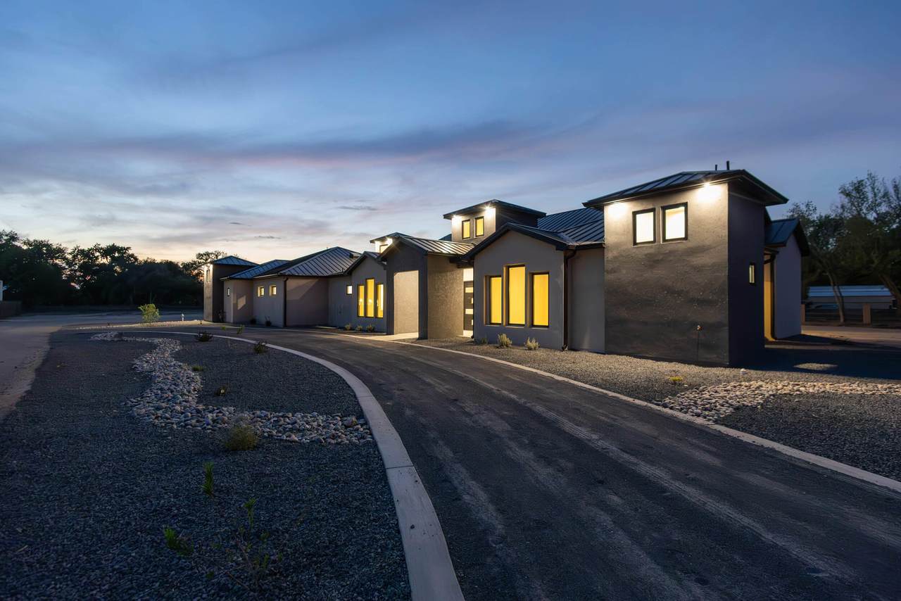 613 Valle Querido Court - Photo 1