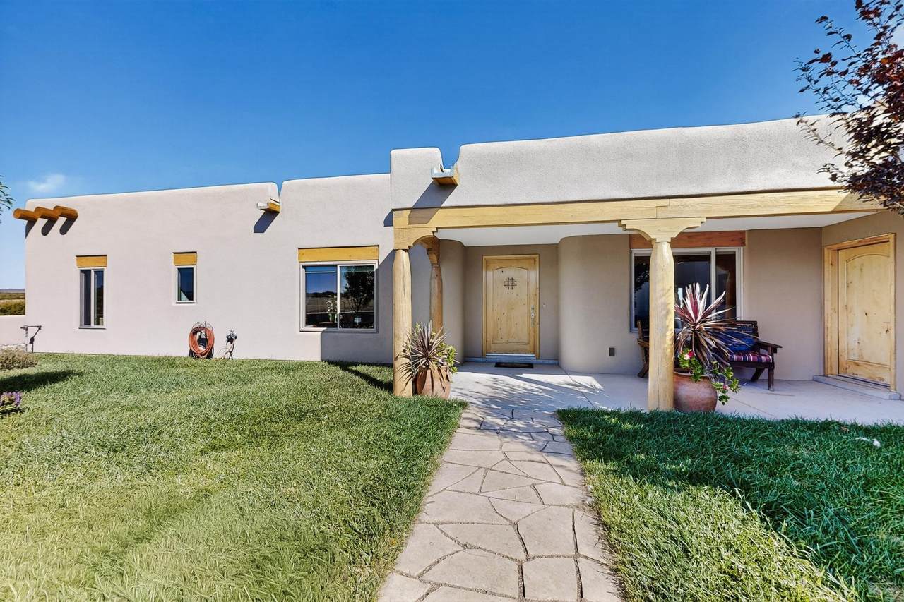 413 Mission Hills Road - Photo 1