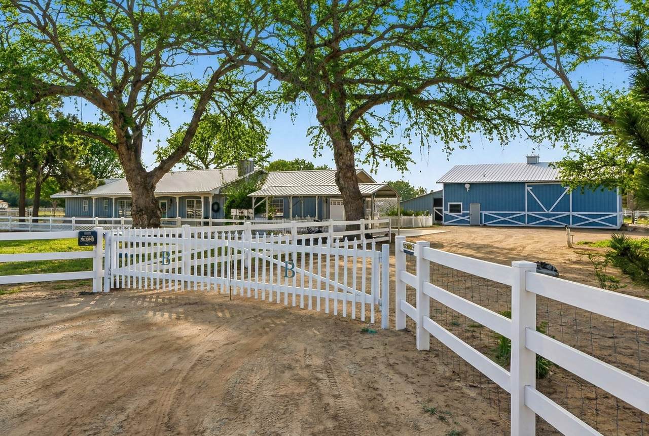 522 Clark Circle - Photo 1