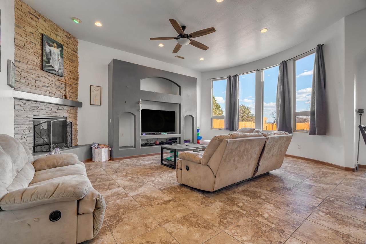 2820 Stapleton Avenue - Photo 1
