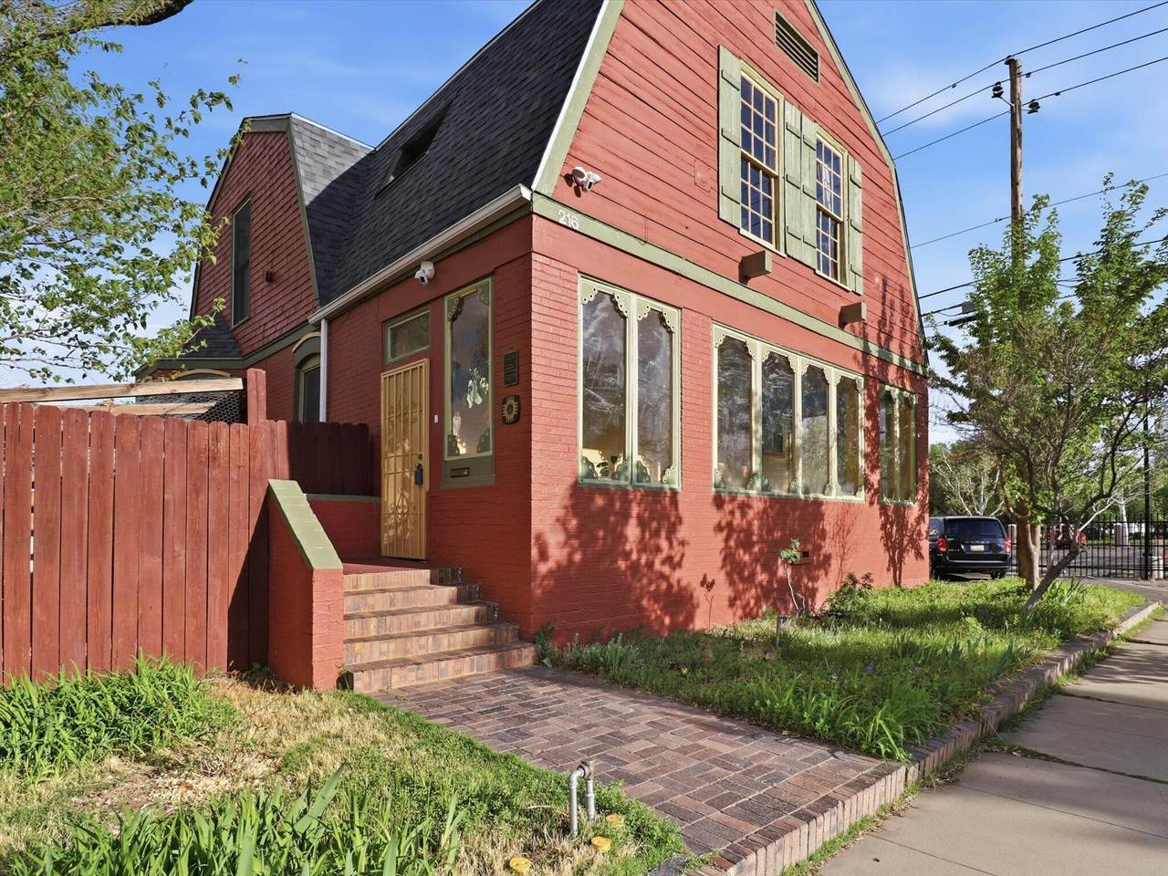 216 9th Street - Photo 1