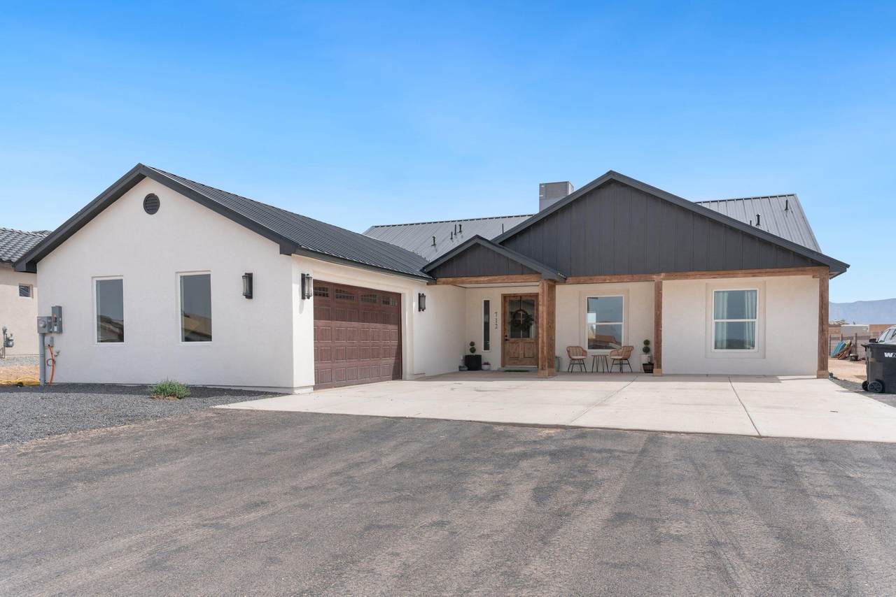 712 2nd Street - Photo 1